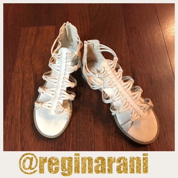 Rocket Dog Shoes - 🆕list Rocket dog Strappy sandals neutral 6.5
